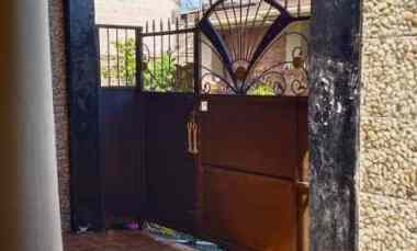 Rumah di Wisma Indah Gunung Anyar Full Bangunan Bebas Banjir