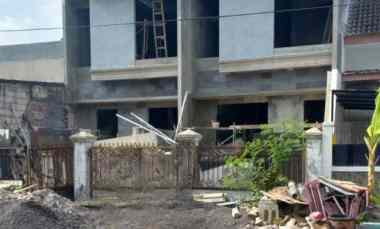 Rumah Onprogres Gunung Anyar Surabaya Lingkungan Perumahan