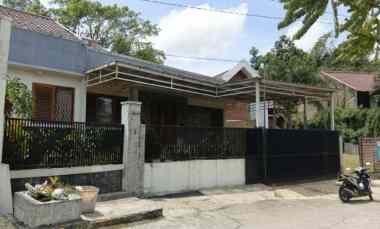 Rumah Dijual di Gunung Batu Pasteur