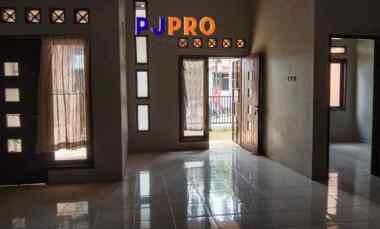 dijual rumah harapan indah 2 cluster aralia