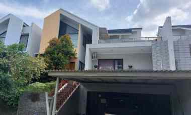 Dijual Rumah Mewah di Cluster Asia Tropis Harapan Indah Bekasi