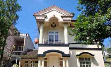 dijual rumah hook apa adanya di legenda wisata cibubur