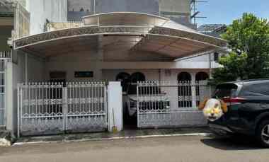 dijual rumah hook di cengkir kelapa gading row 3 mobil