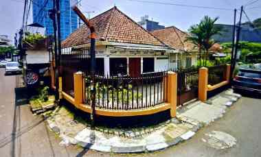 dijual rumah hook lokasi strategis di sayap jl braga