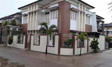 dijual rumah hook luas di margahayu raya bandung