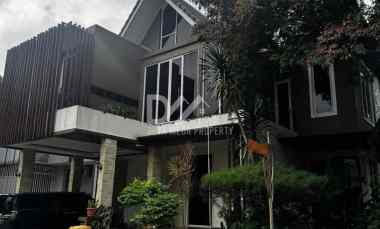 dijual rumah hook semi furnished di discovery bintaro