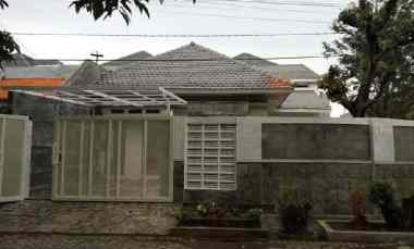 dijual rumah hook siap huni tenggilis timur surabaya