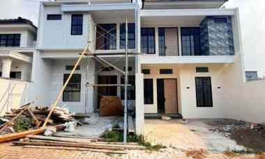 dijual rumah istana bandara pakis malang