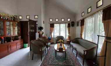 dijual rumah istimewa posisi hook di graha bintaro