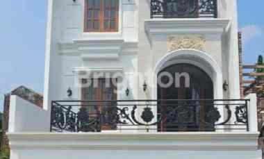 Dijual Rumah Modern Semi Furnished dengan Fasilitas Cluster Terbaik