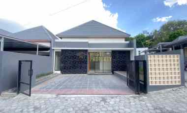 dijual rumah jalan besi jangkang