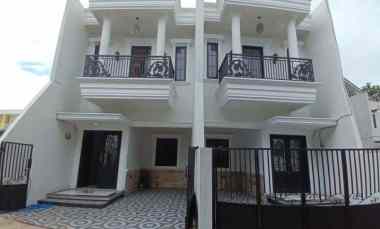Rumah Baru Desain Classic 2 Lantai di Kawasan GDC Depok