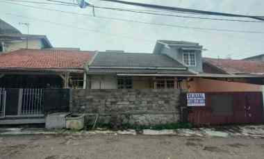 dijual rumah jalan budi dekat pesantren cibabat