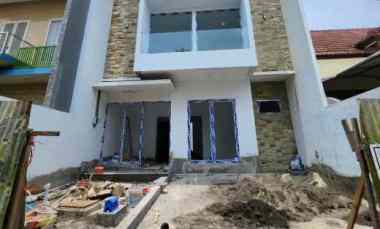 dijual rumah jalan bukit palma