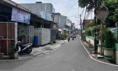 dijual rumah jalan cempaka sari