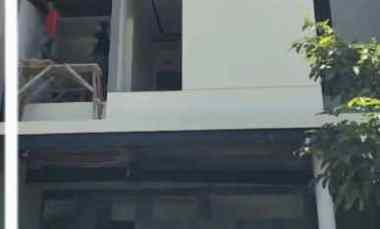 dijual rumah jalan crystal golf citraland