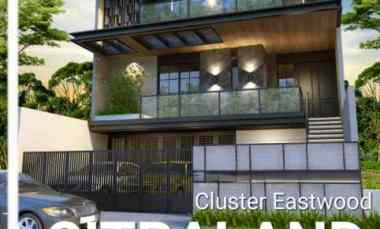 7 Milyar-an Dijual Rumah Baru Eastwood Citraland Surabaya - Garasi 4
