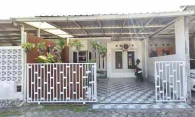 dijual rumah jalan imogiri barat