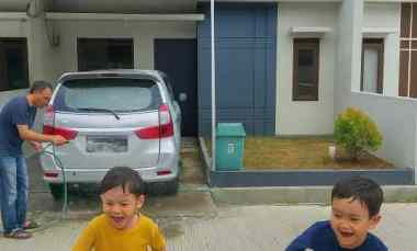 dijual rumah jalan irigasi sindang mulya