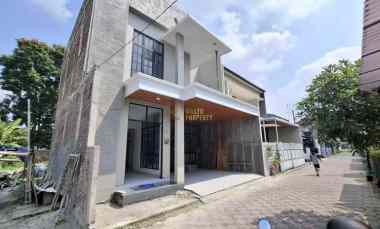 dijual rumah jalan kaliurang km 9
