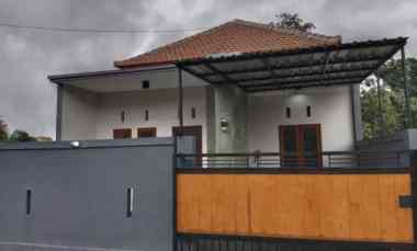 dijual rumah jalan karang suwung