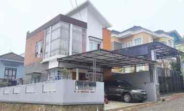 Rumah Strategis Pinggir Jalan Kolonel Masturi Sukajaya Lembang Bandung