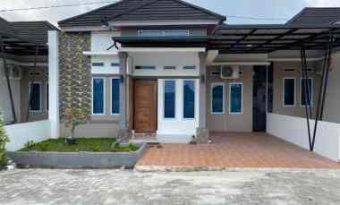 dijual rumah jalan melati stadion utama