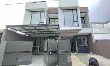 dijual rumah jalan nangka cengkareng