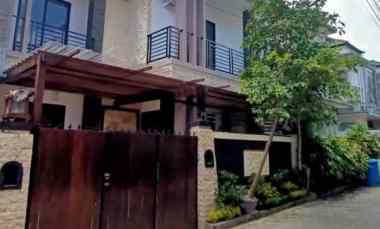 dijual rumah jalan padang luwih