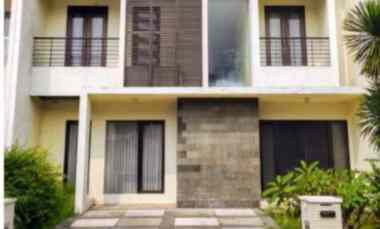 dijual rumah jalan pakuwon indah