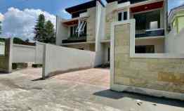 Rumah Cantik dengan Kolam Renang Area Jalan Palagan Sleman Jogja