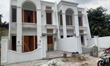 Rumah Baru dalam Komplek Strategis di Duren Sawit dekat Jalan Raya