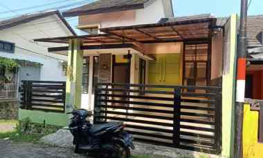 dijual rumah jalan permana atas
