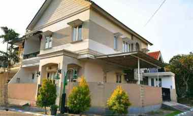 dijual rumah jalan pinus asri