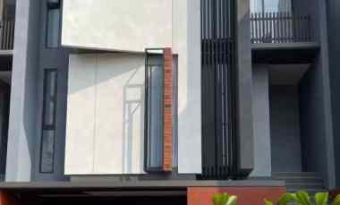 dijual rumah jalan raya bintaro