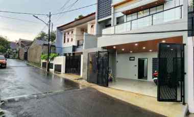 Modern Luxury House di Cilandak 3 Lantai Private Pool Rooftop
