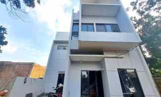 Rumah 2 Lantai Kekinian di Cilodong Depok dekat Jln Raya Jakarta Bogor