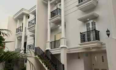 dijual rumah jalan raya jagakarsa