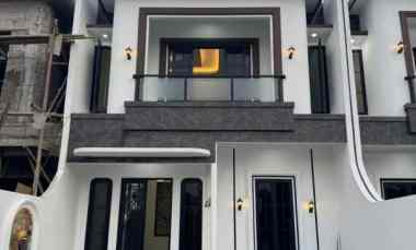 dijual rumah jalan raya jagakarsa