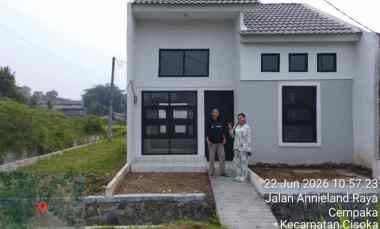 dijual rumah jalan raya megu cisoka