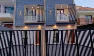 dijual rumah jalan raya meruya jakarta