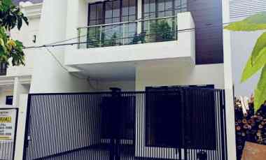 dijual rumah jalan raya meruya utara