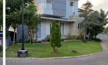 dijual rumah jalan royal residence