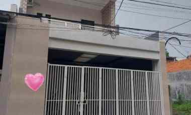 dijual rumah jalan semampir tengah