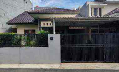 dijual rumah jalan veteran bintaro