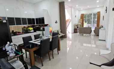 dijual rumah janur hijau kelapa gading