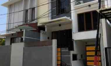 dijual rumah janur kuning