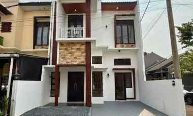 Rumah Mewah dalam Townhouse Siap Huni di Jatiraden Bekasi