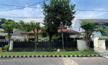 Rumah Dijual Cocok untuk Tempat Tinggal / Usaha / Kantor Lokasi di Jem