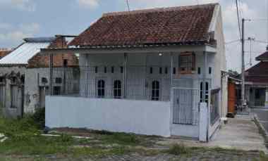 dijual rumah jeruksawit gondangrejo